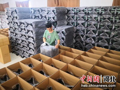 河北白沟 箱包业与化妆品产业协同发展，上半年收入达73.76亿元