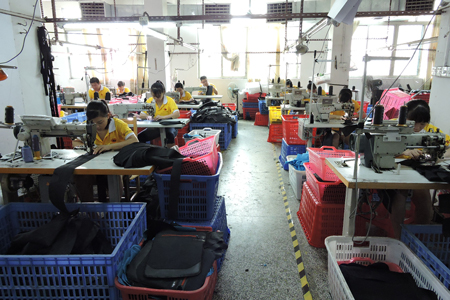 “望闻问切”法教你如何选择化妆品箱包工厂